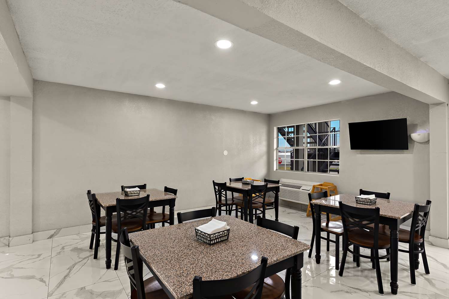 restaurant cafeteria