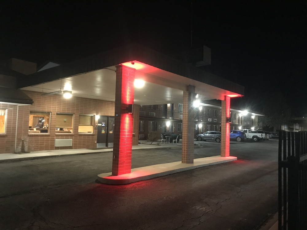 Econo Lodge Salina 4/38