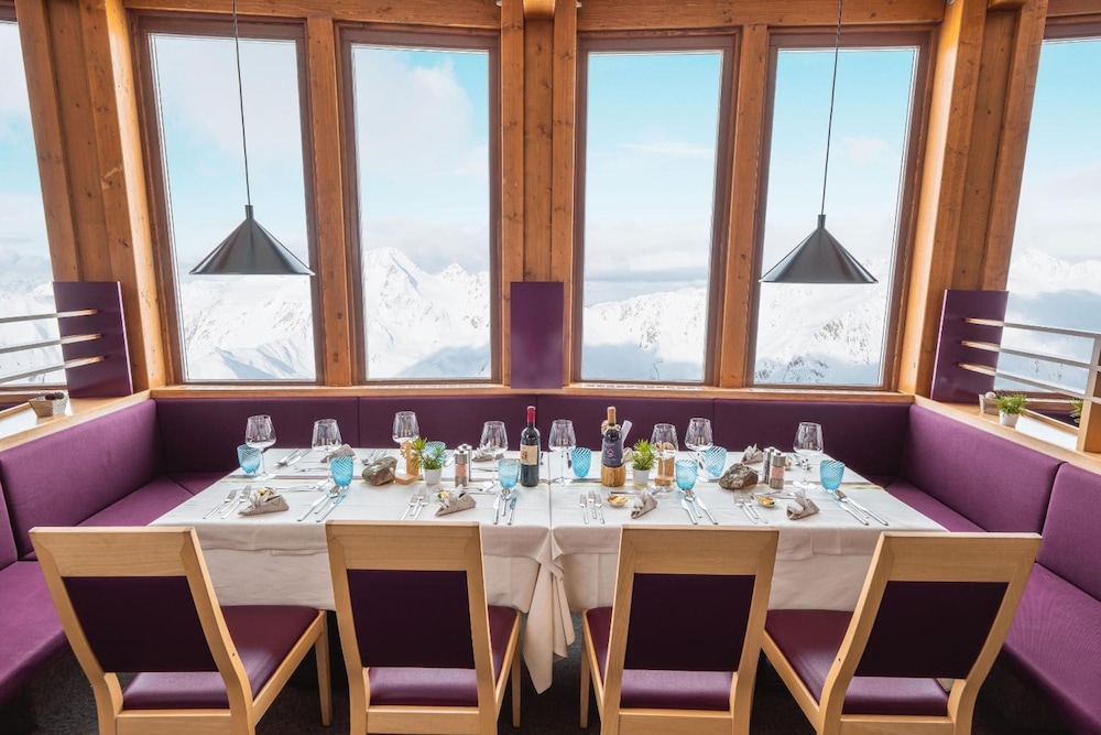 Glacier Hotel Grawand 37/62