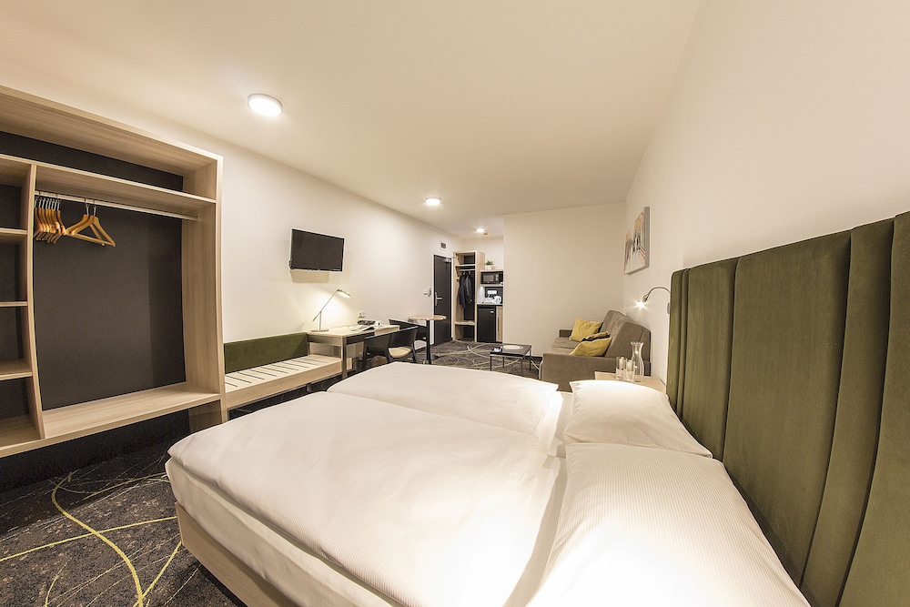 Hotel Valcha 12/48