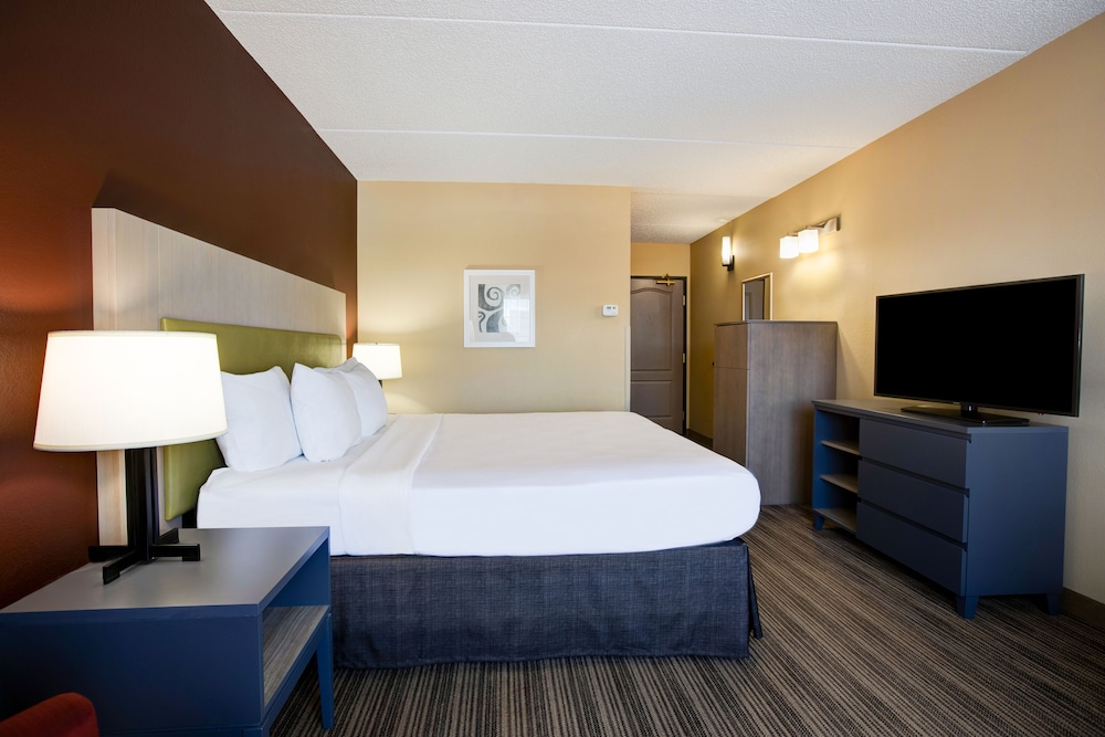 Comfort Inn And Suites St. Paul Northeast 9/23