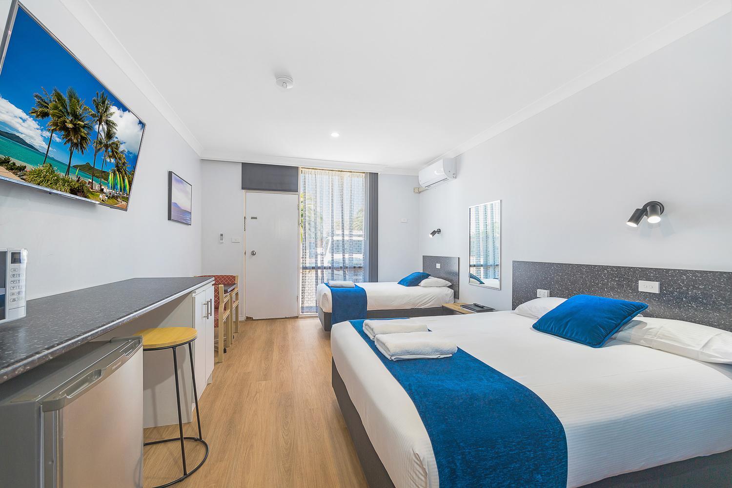 Motel, Deluxe