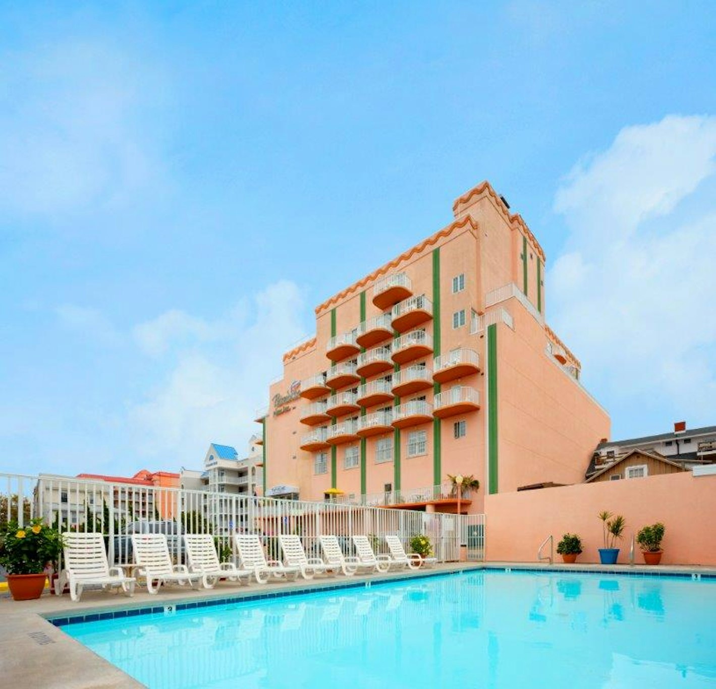 Paradise Plaza Inn 8/42
