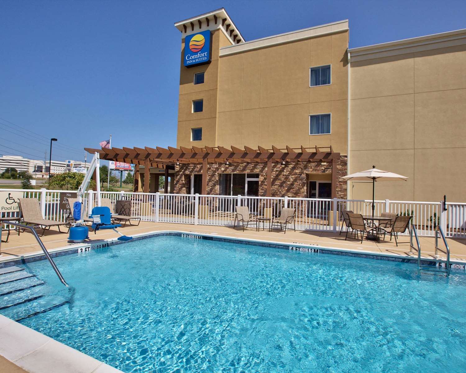Spark by Hilton Dothan 19/19