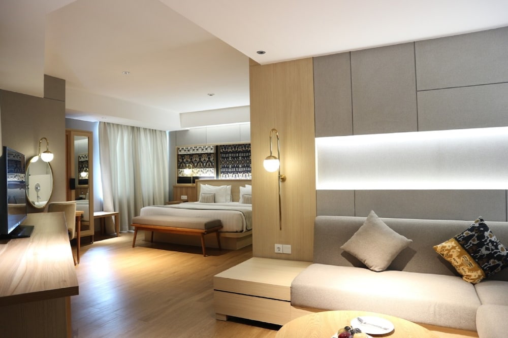 Santika Premiere Bintaro 58/78