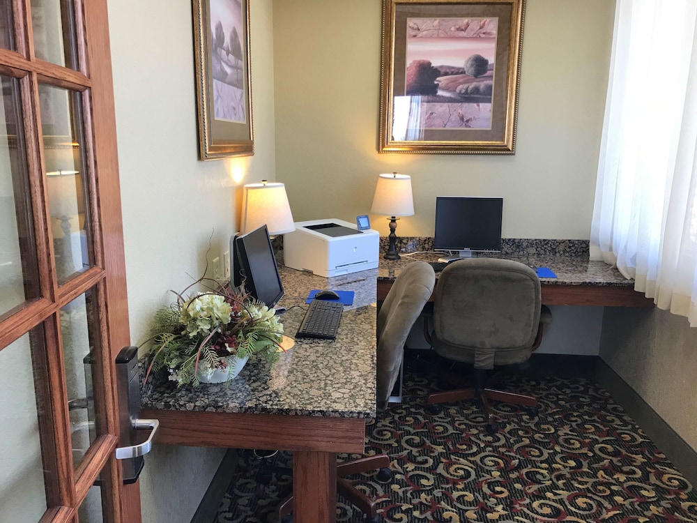Best Western Plus Mid Nebraska Inn & Suites 41/41