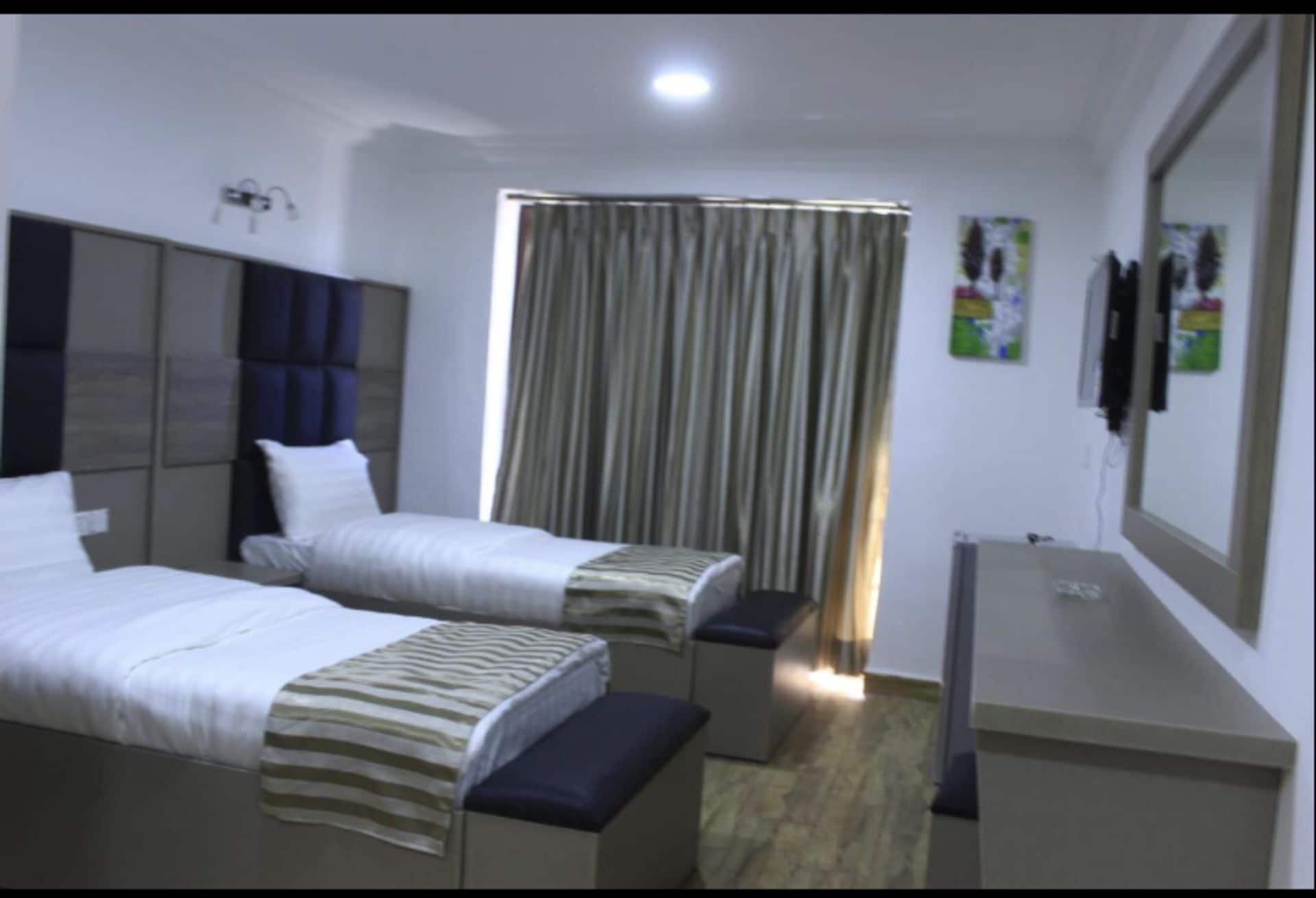 BASIC, DOUBLE OR TWIN BED