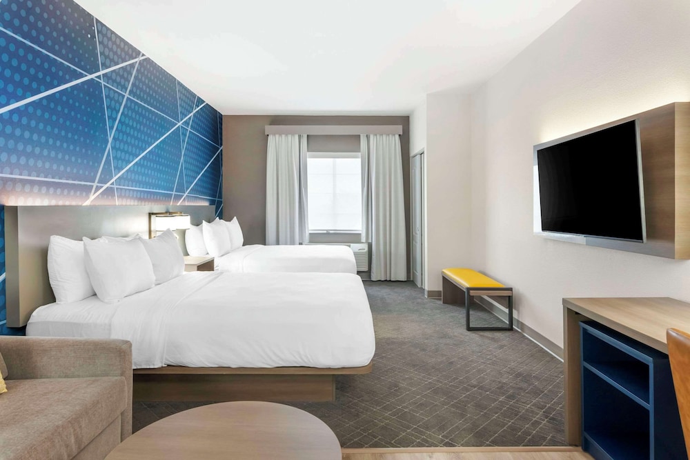 Comfort Suites Elgin Northwest 15/48