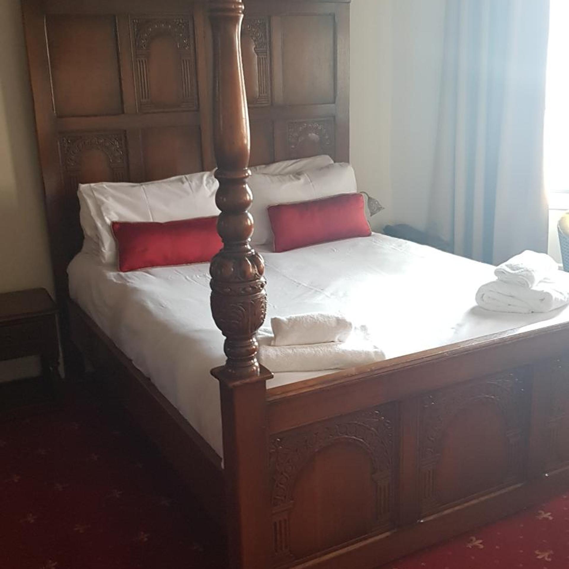 The Castle Hotel 16/61