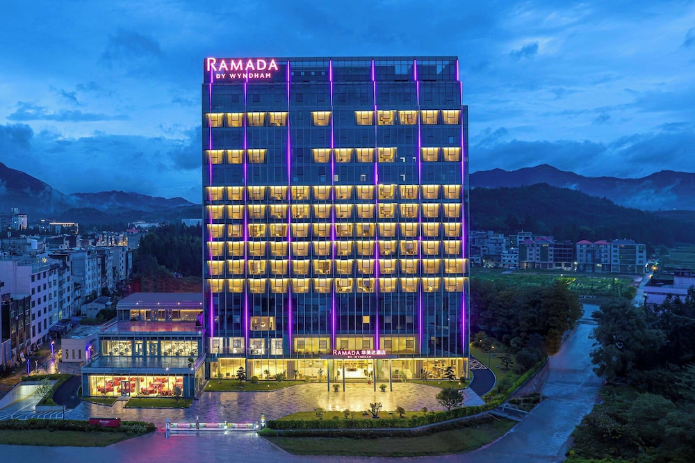 Ramada by Wyndham Zhouning 3/33