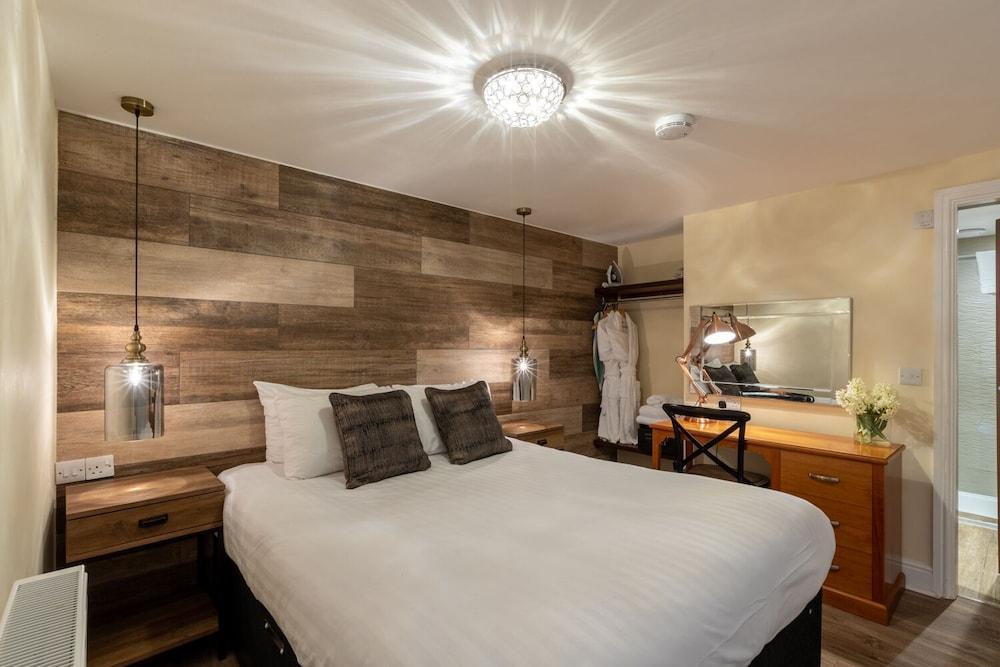 Cozy, Exterior, King Bed, Bunk Bed