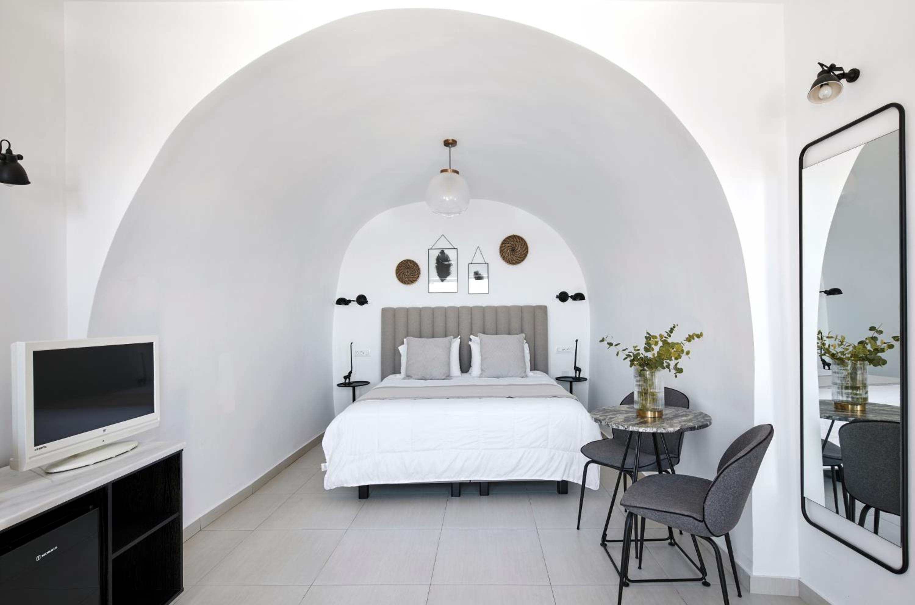 PETITE, SUITE, CALDERA VIEW, OUTDOOR JETTED TUB