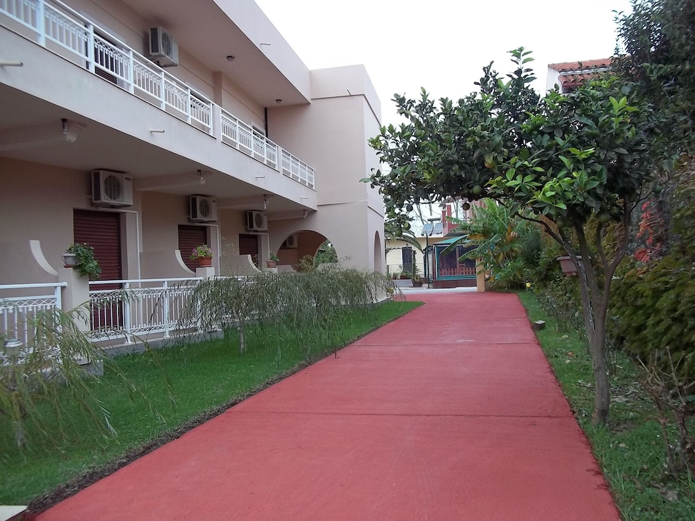 Toulas Apartments 24/50