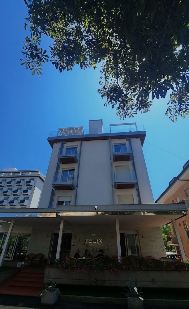 Hotel Felix 3/50