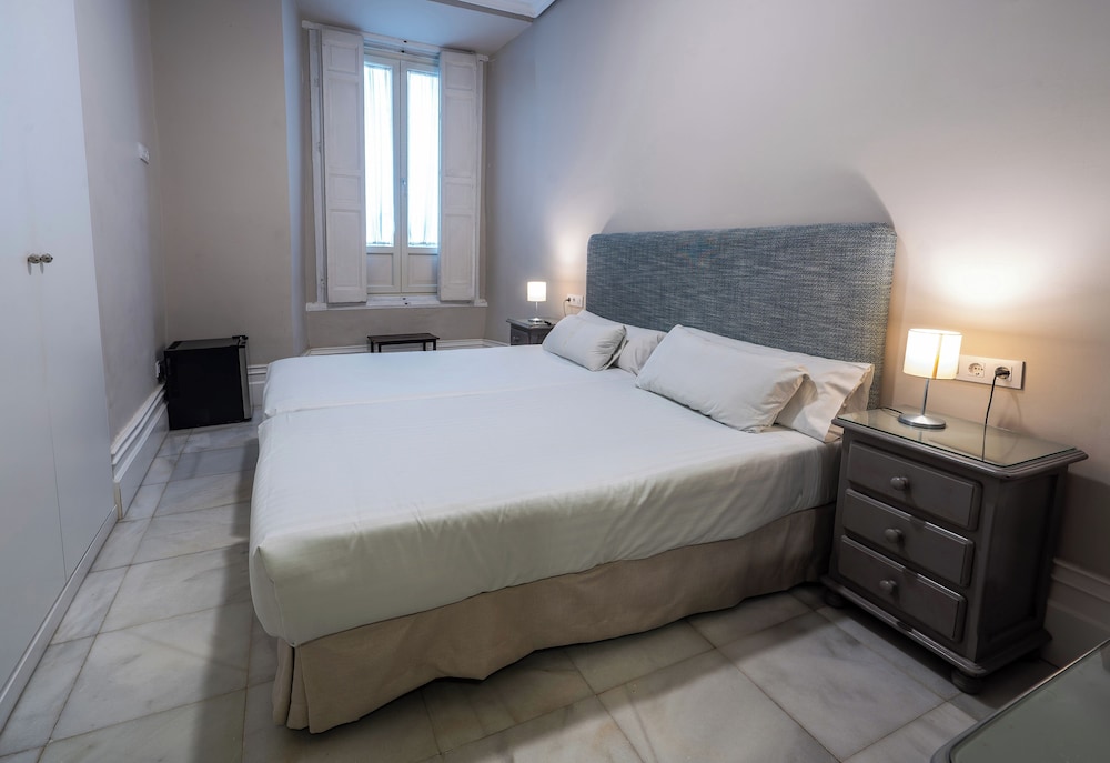 Hotel Simon 23/66