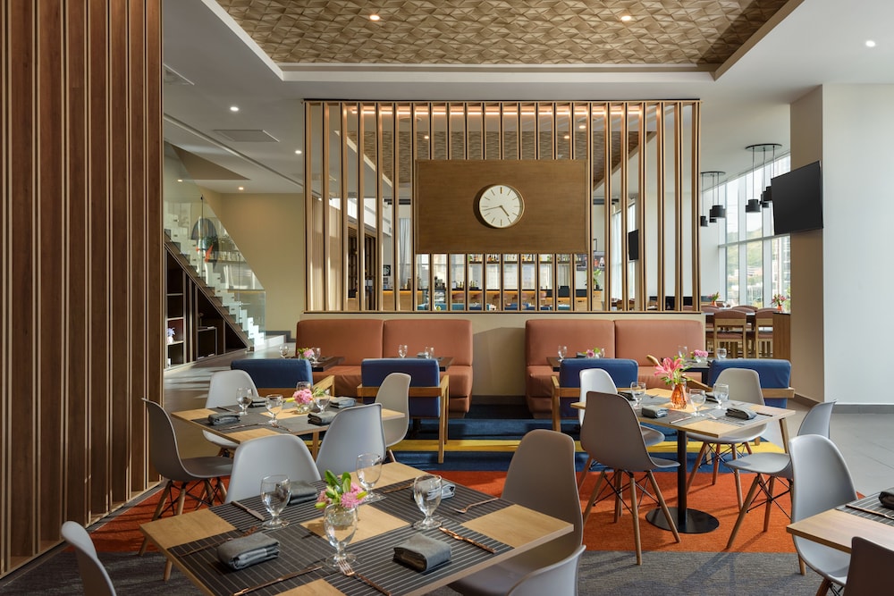 Hyatt Place Monterrey Valle 8/18