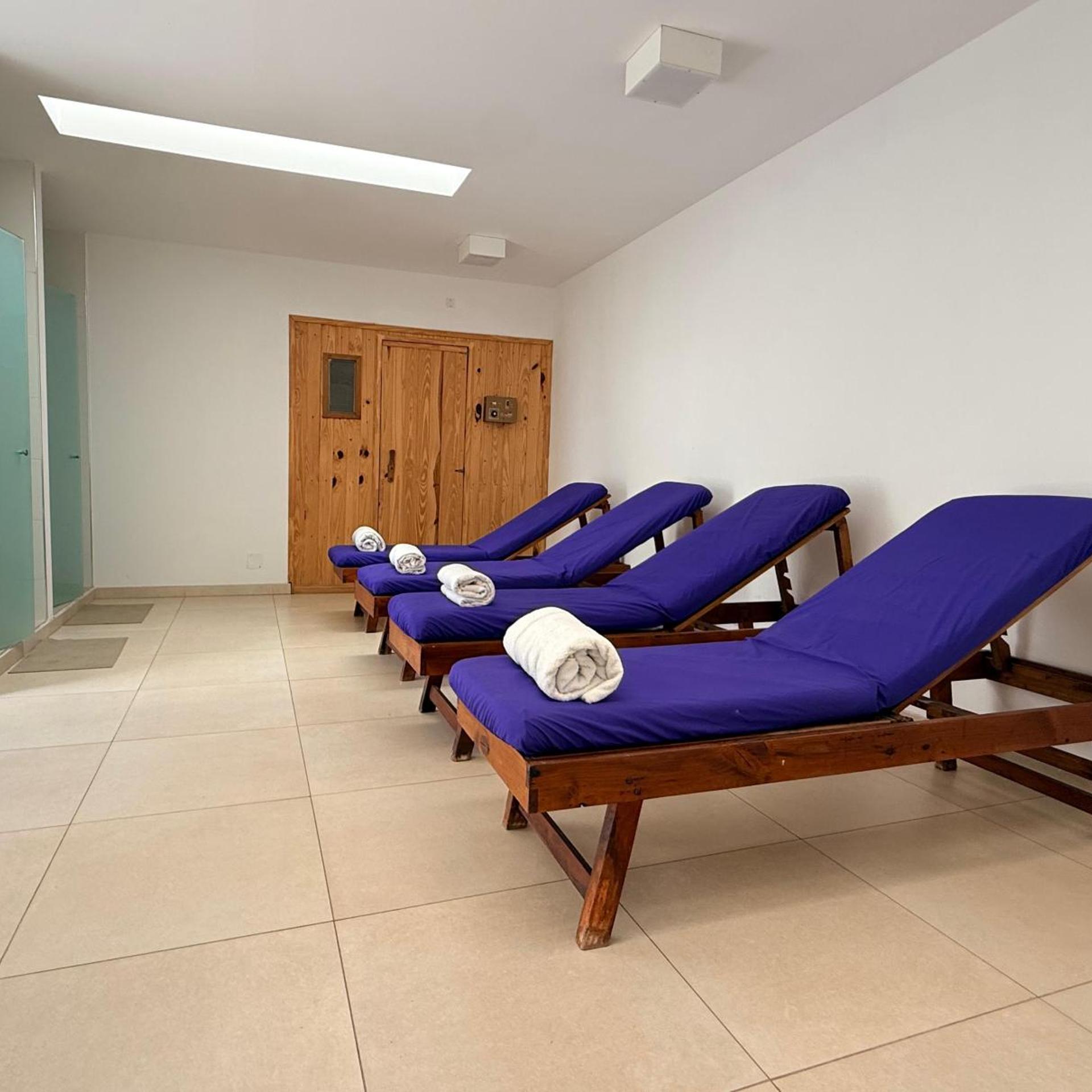 Hostal Del Sol 34/55