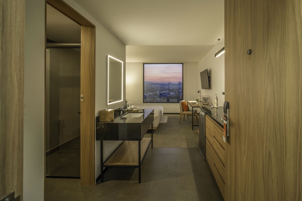 Stadia Suites Queretaro 40/44