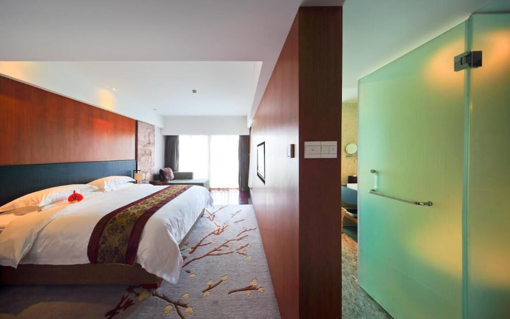 Baiyun Lakeside Hotel 18/50