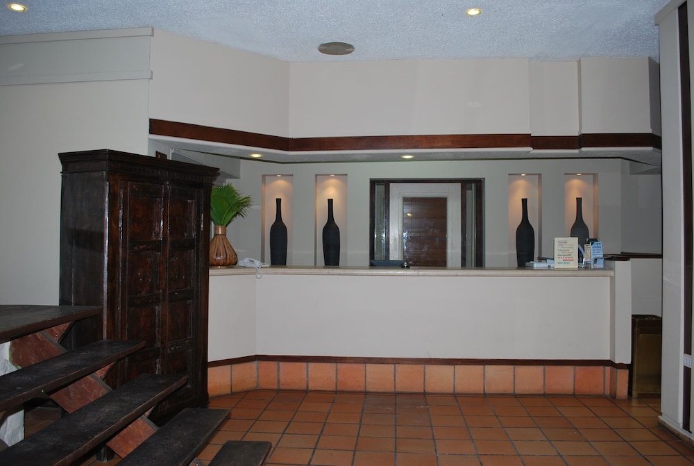 Voco Surfside Aruba by IHG 11/90