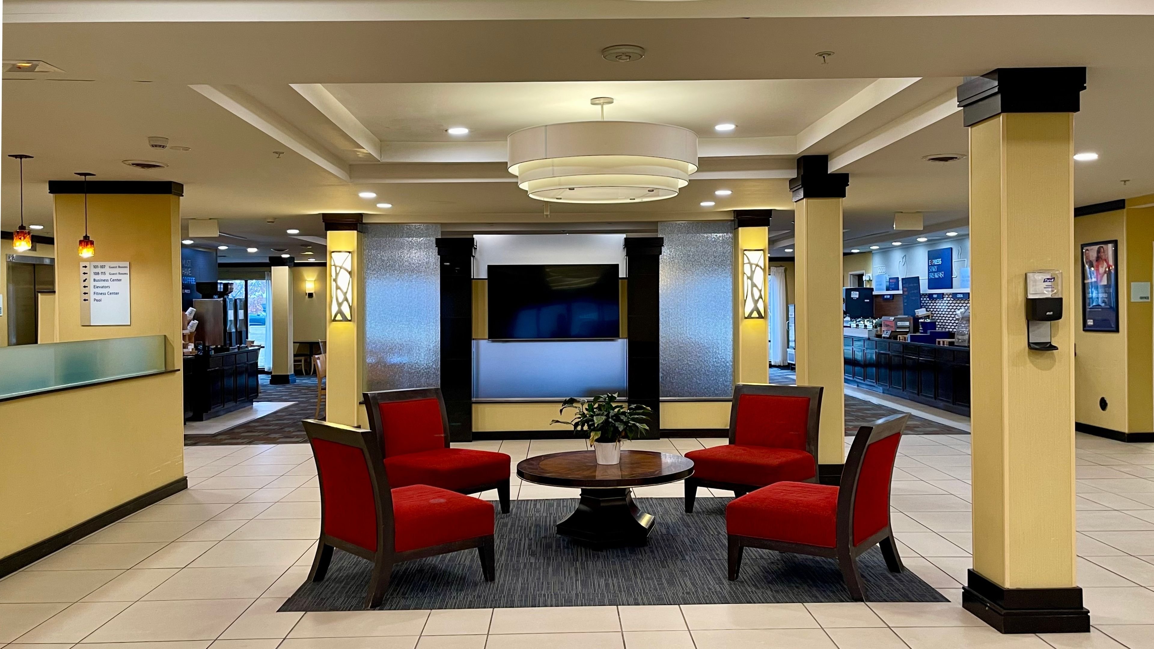 Holiday Inn Express Hotel And Suites Detroit North Troy 46/63