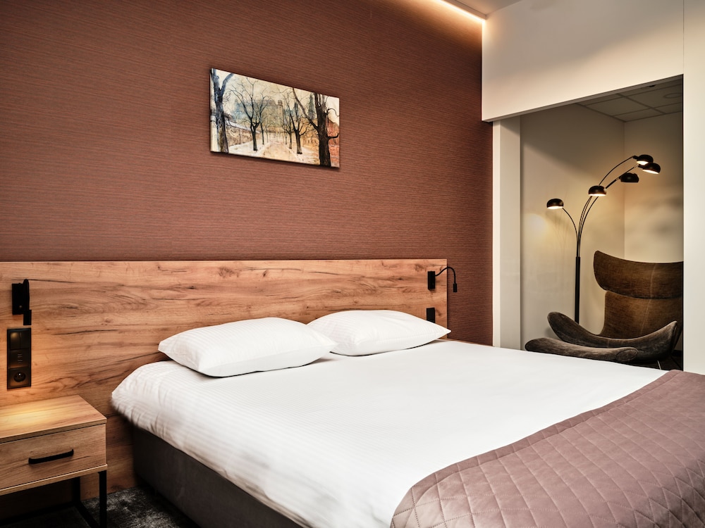 JUNIOR SUITE, STUDIO
