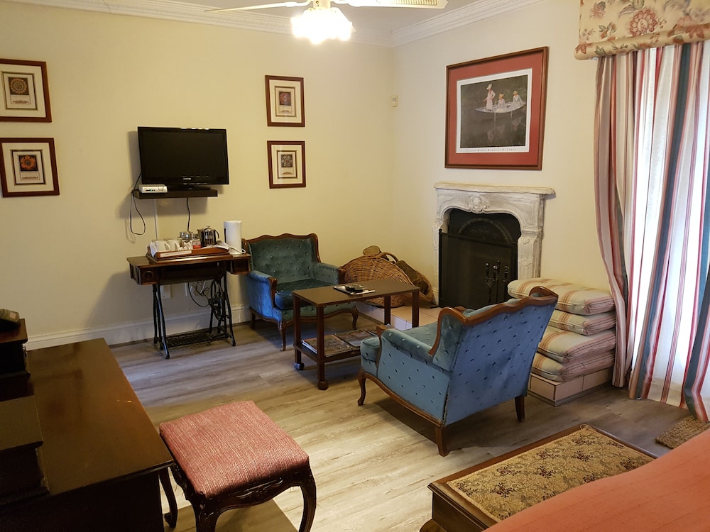 Sherwood's Country House 30/50