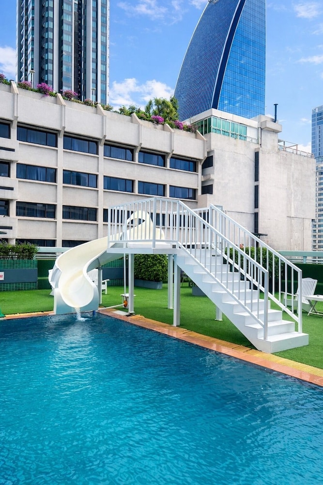Evergreen Place Siam by UHG 69/72