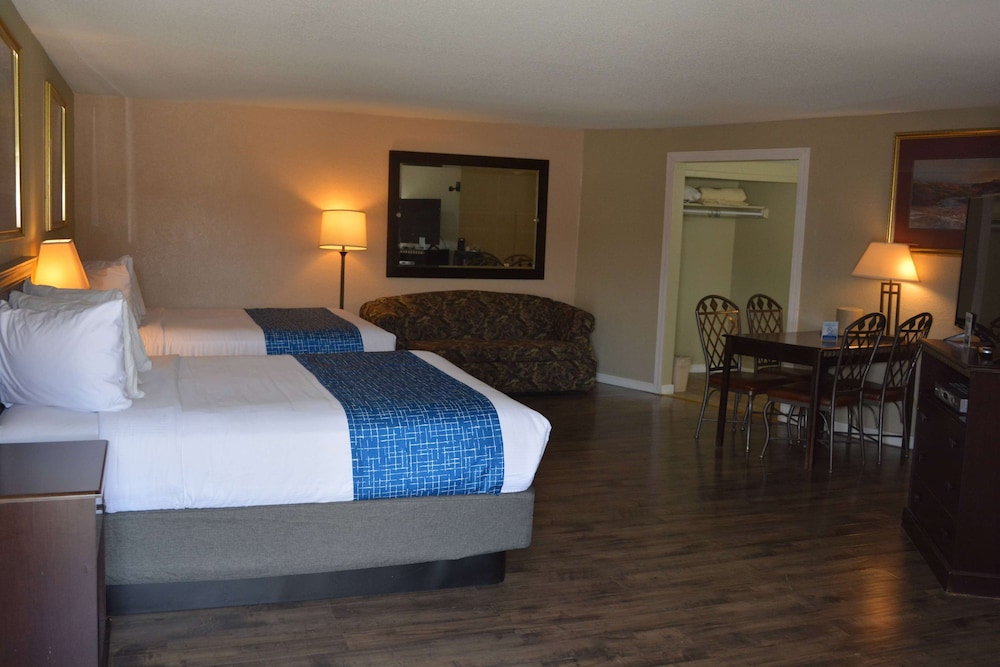 Travelodge by Wyndham Trinidad 12/18