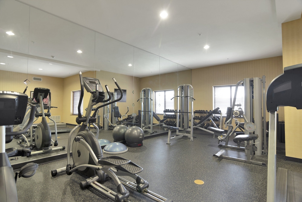Holiday Inn Express Hotel And Suites Dfw West Hurst 36/74