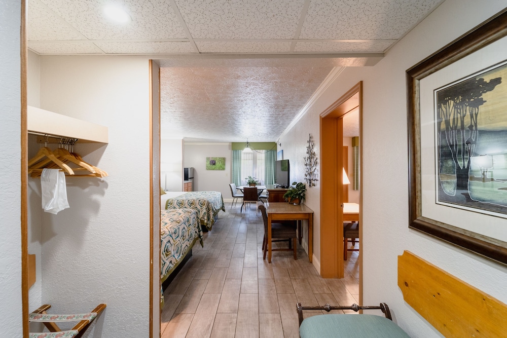 Accommodation By Willow Brook Lodge 44/63