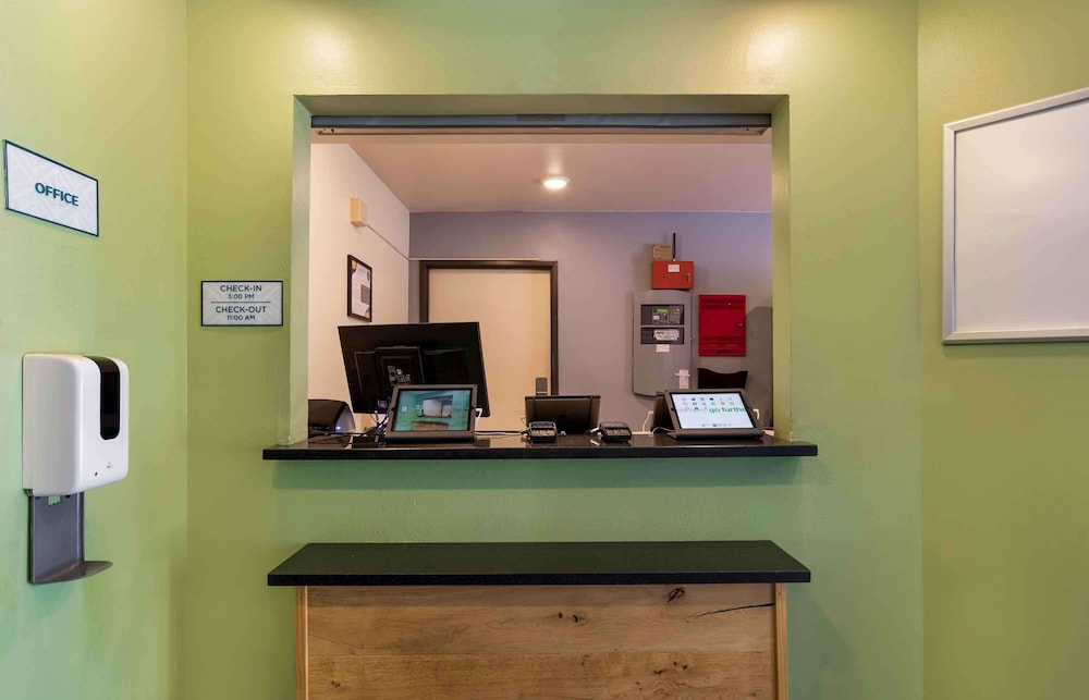 Extended Stay America - Select Suites Pensacola - Northeast 7/36