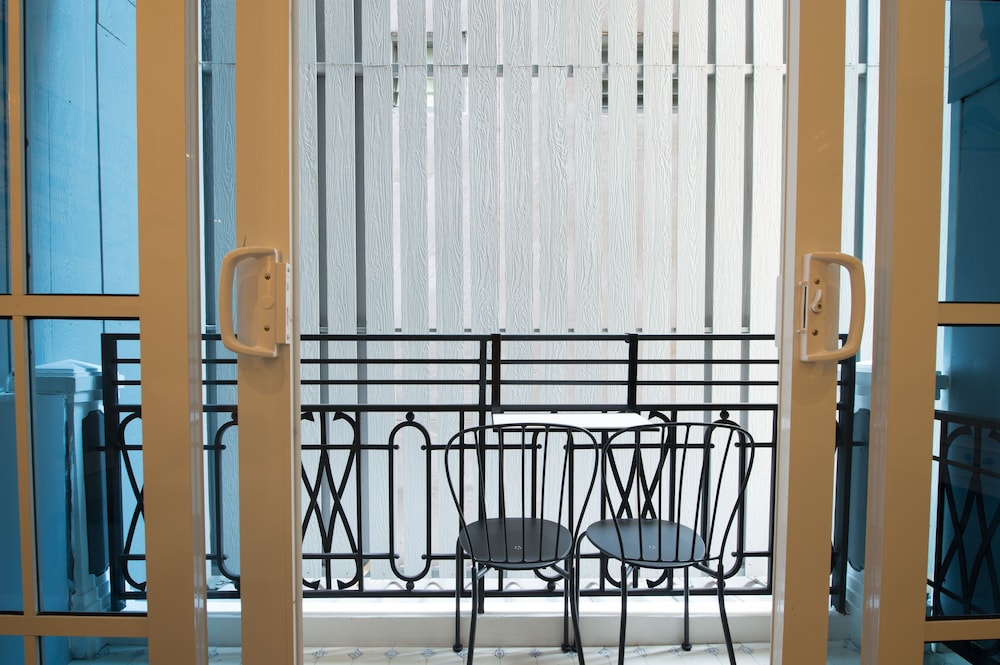 White Ivory Bed Breakfast 21/25
