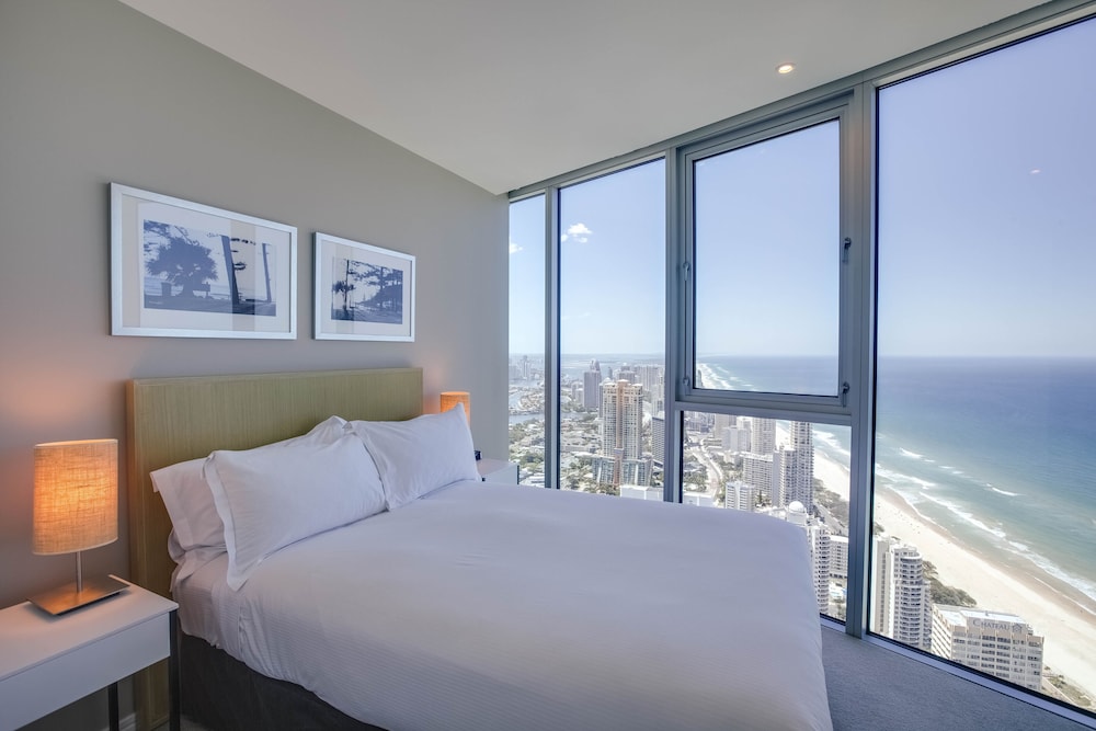 Hilton Surfers Paradise Hotel and Residences 9/60