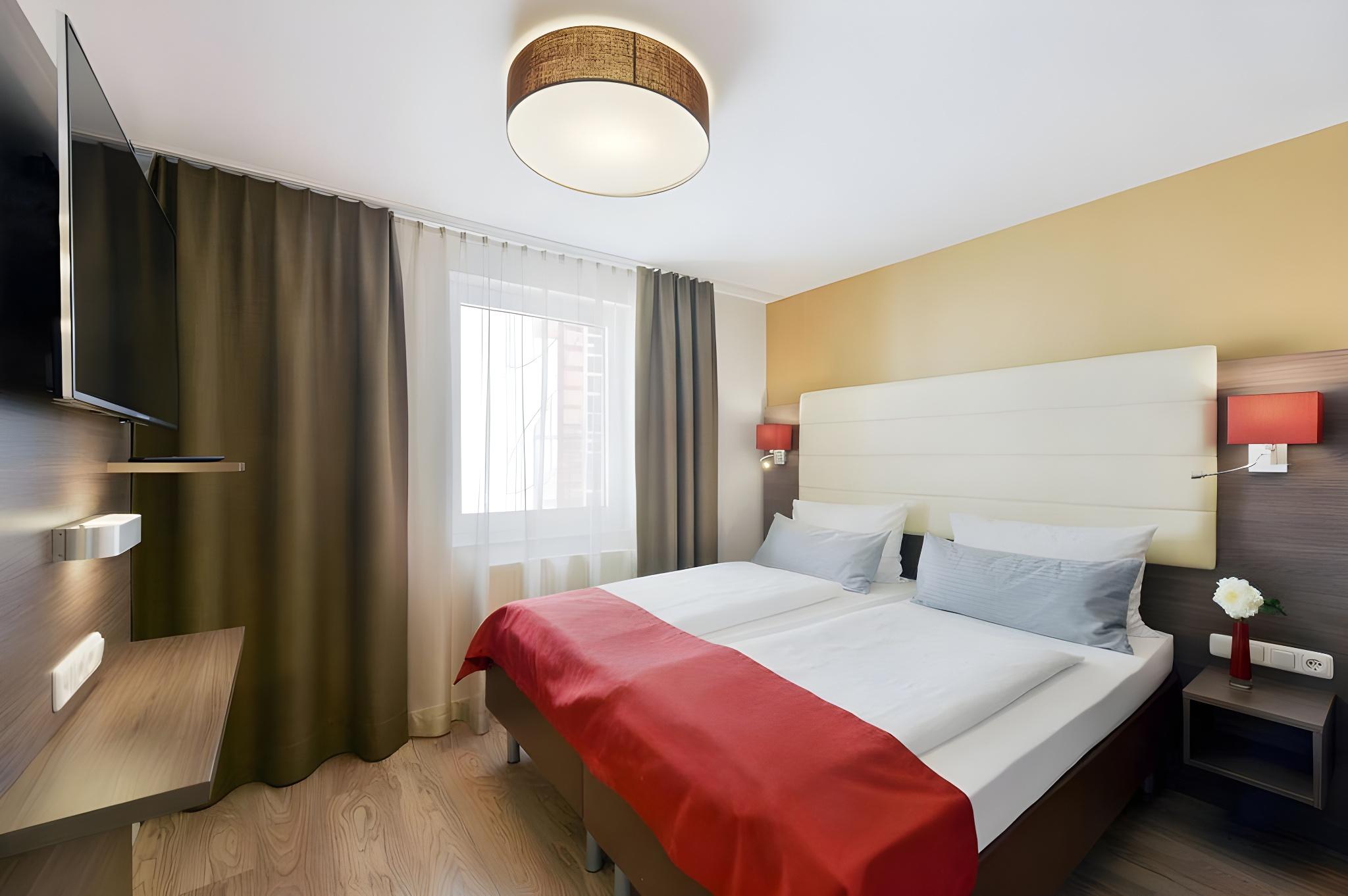 3 Bedrooms, 4 Rooms, Apartment, Living Area