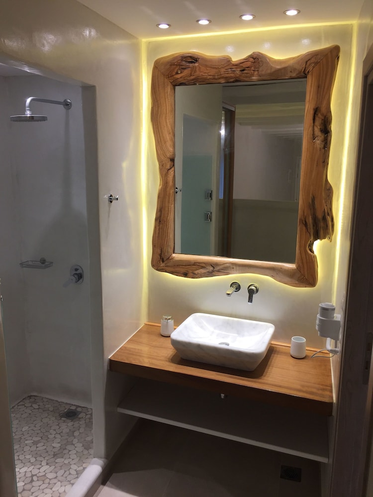 Eternal Suites 33/41