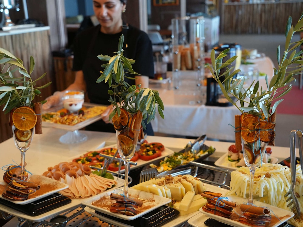 Ertan Hotel Cesme 38/63