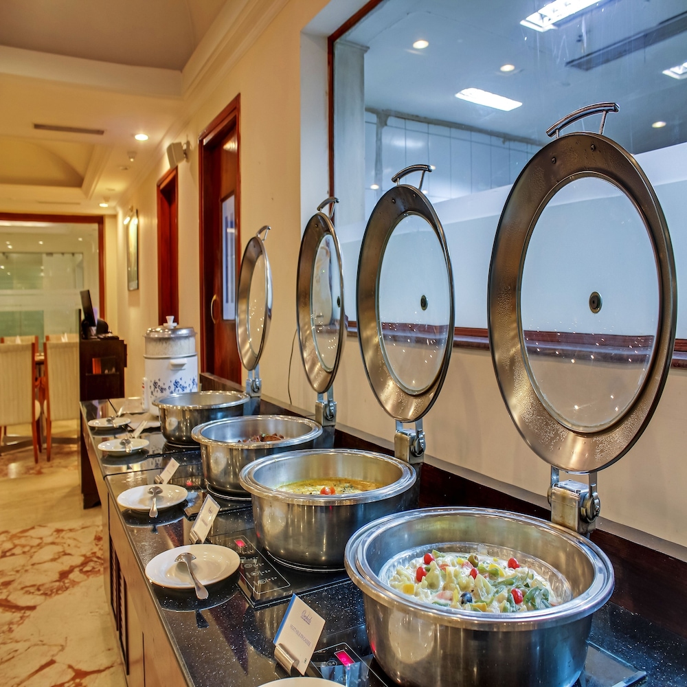 ROYAL SAROVAR PORTICO 12/35