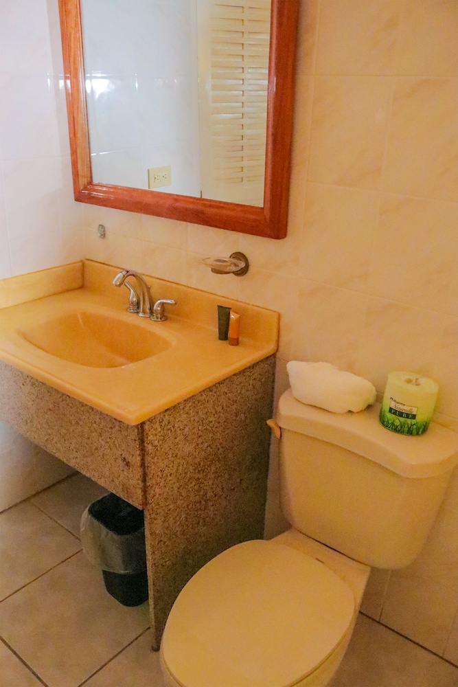 Pink Rock Bed & Breakfast 36/58