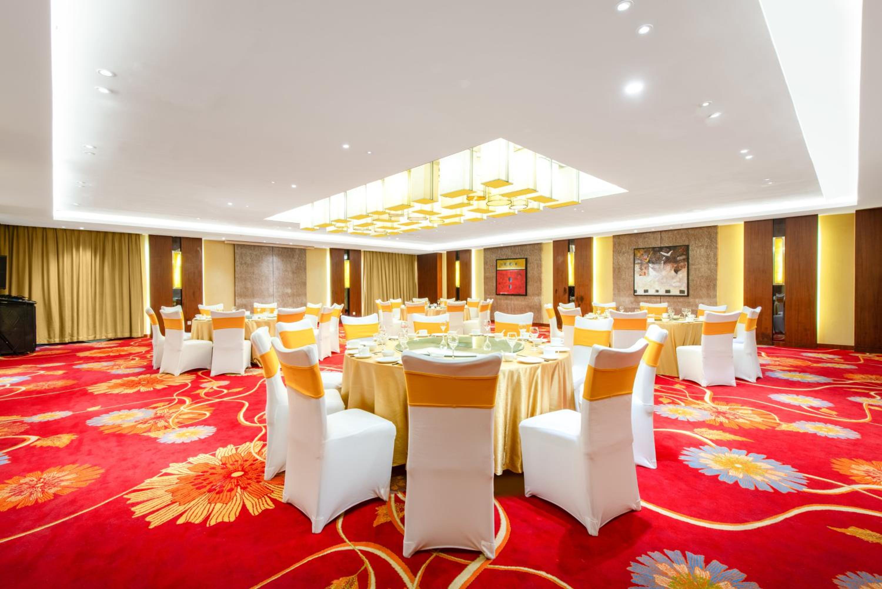 Holiday Inn Qingdao Parkview 42/49