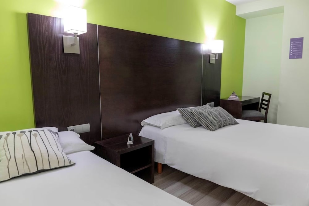 Hotel Cardena 40/68
