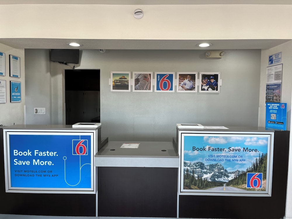 Motel6 Visalia, CA 13/50