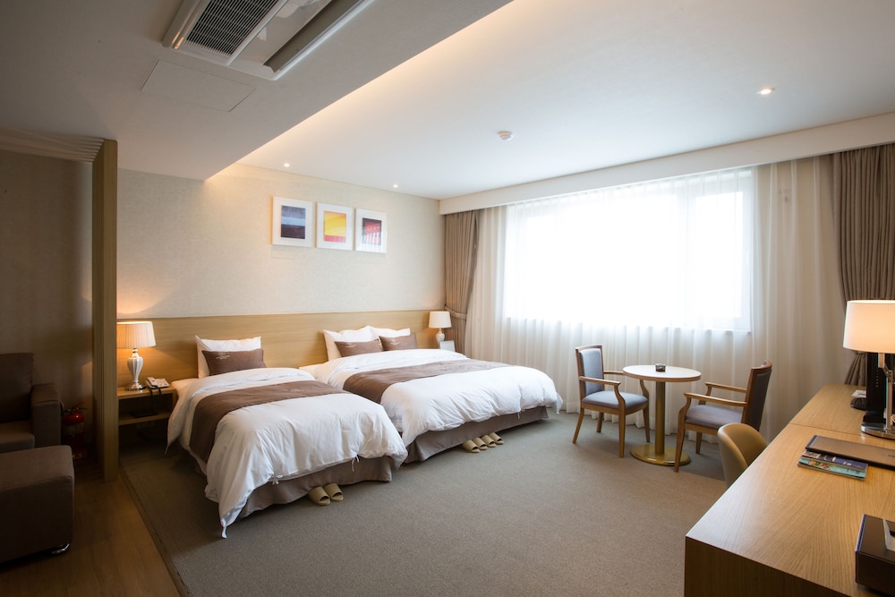 Dong Gyeong Hotel 14/64