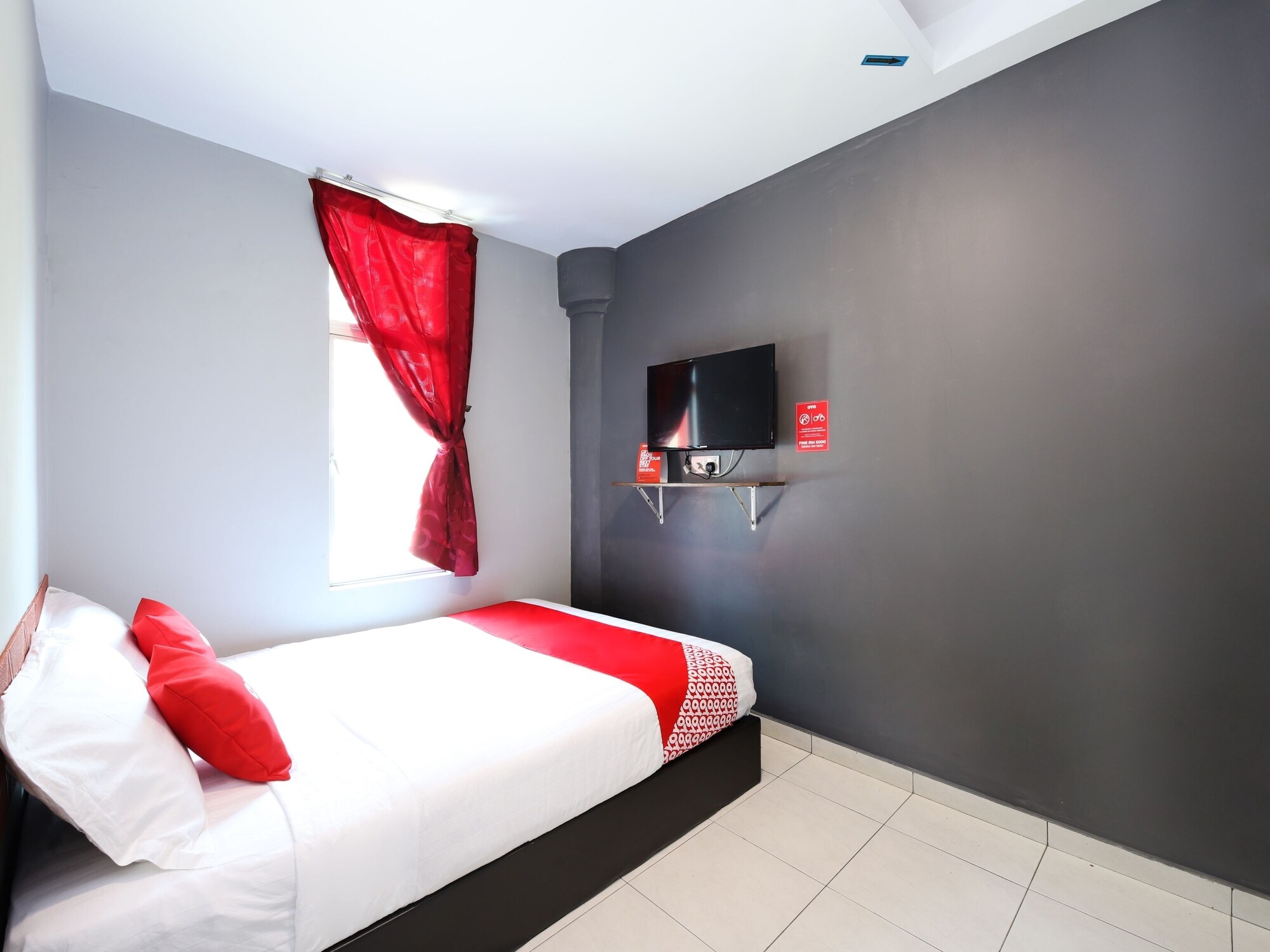 DELUXE, DOUBLE BED