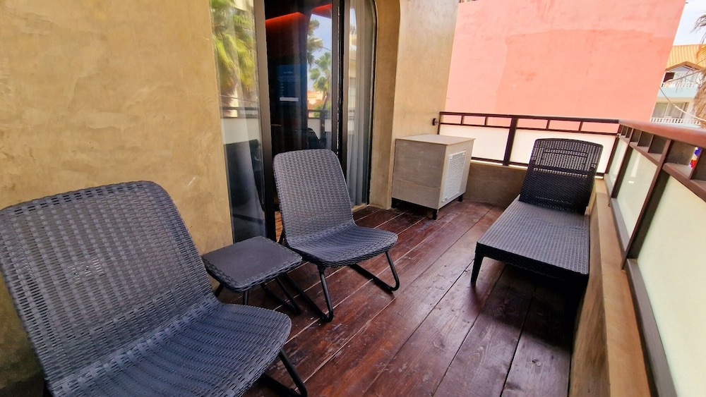 Ocean Cafe Suites - Adult only 48/63