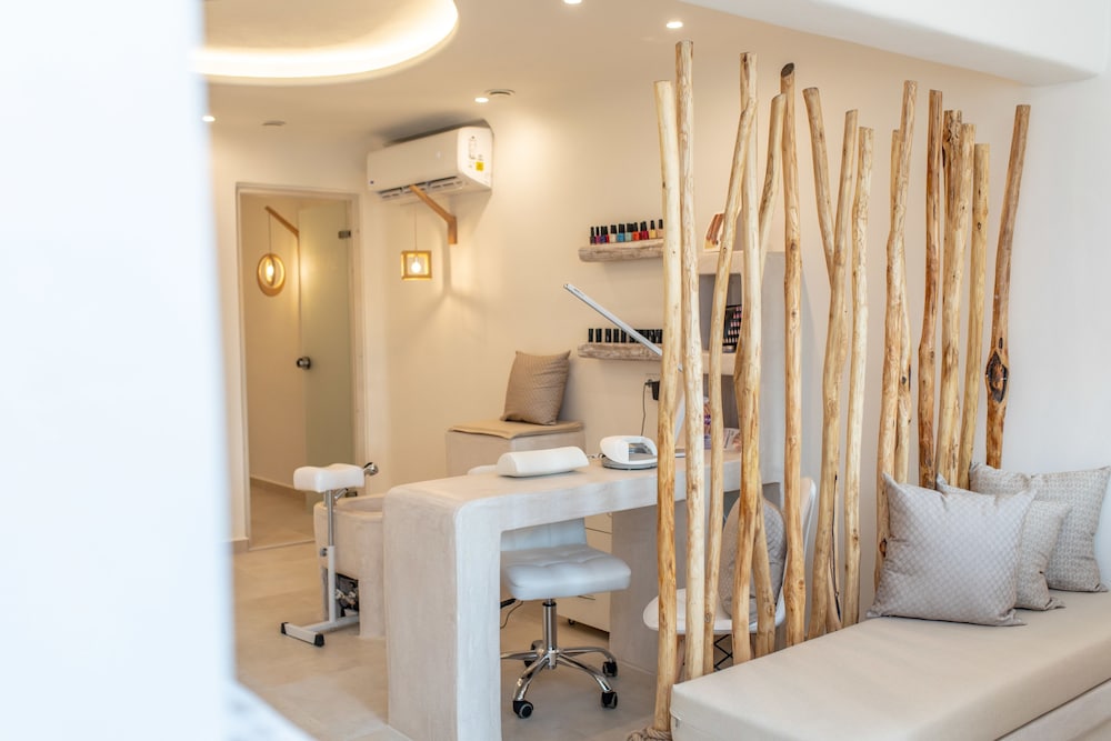 Cycladic Islands Hotel 14/47
