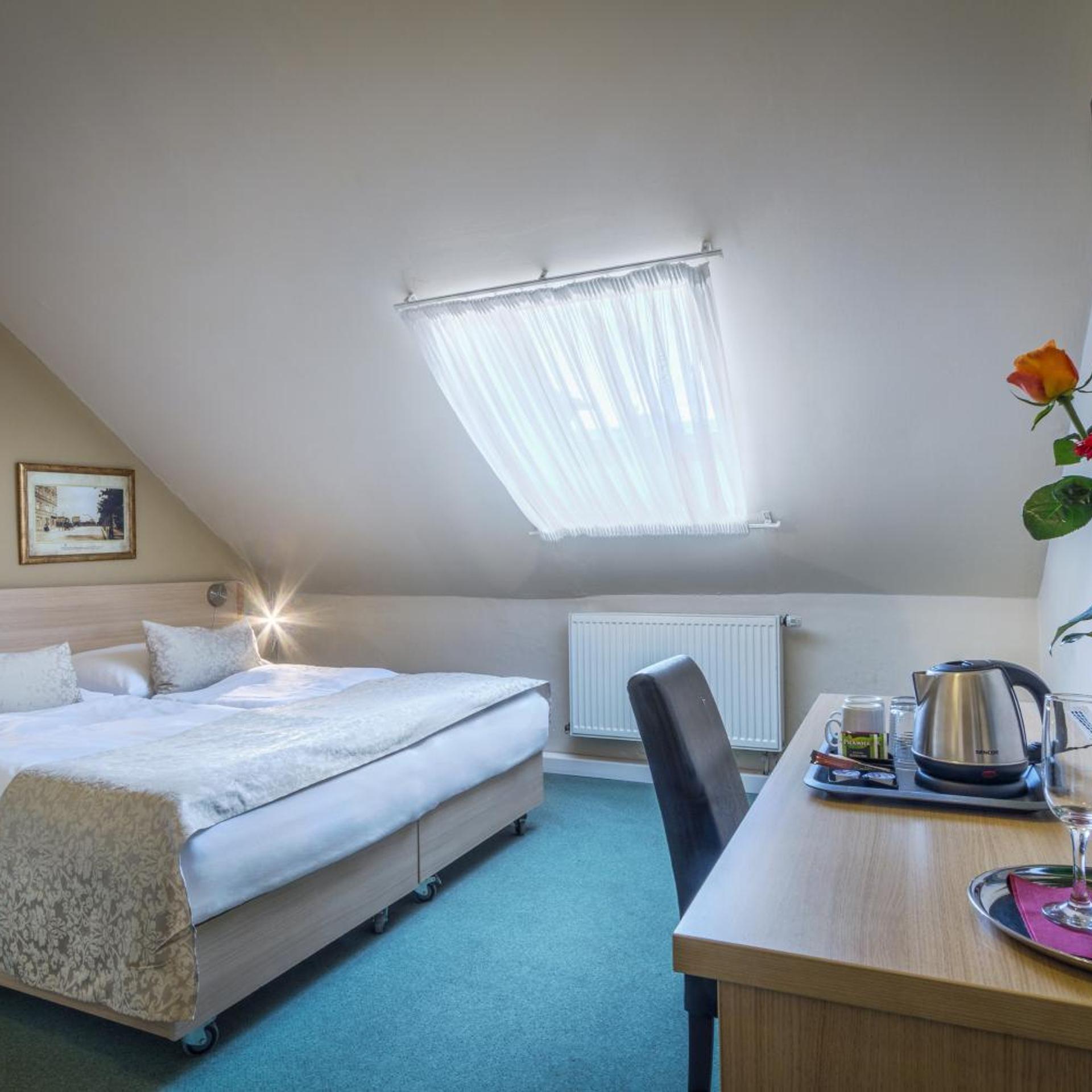 Economy, Double or Twin Bed, Attic
