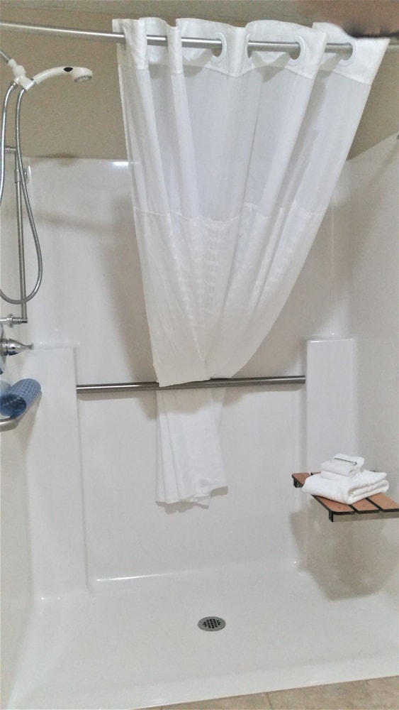 Rock Island Inn Suites 43/44