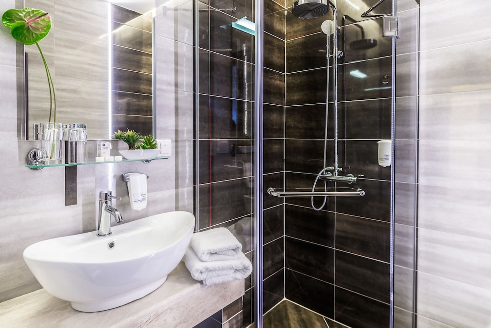 HOTEL THEATER BELGRADE 44/49