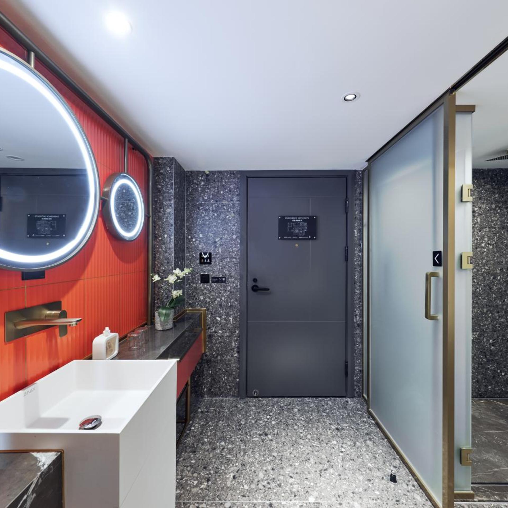 M Hotel (Beijing Tiananmen Square Qianmen Metro Station) 46/48